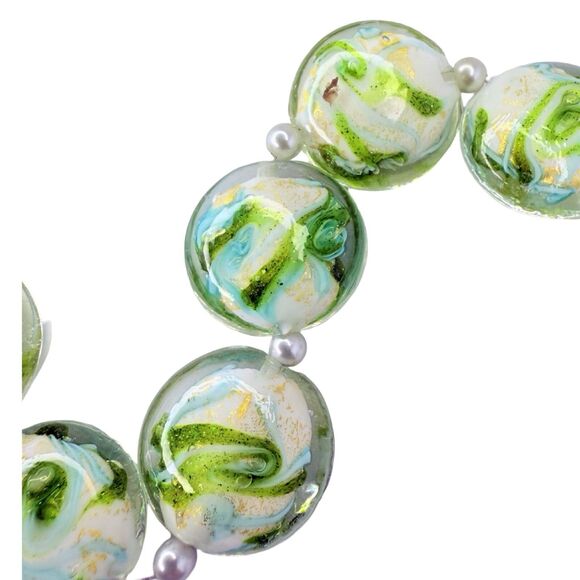 Green Swirl Glass Lamp Beaded Bracelet 6.25” Silver Tone Faux Pearls - Picture 5 of 8